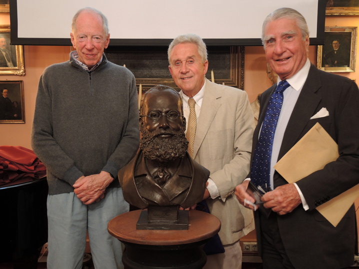 Bust of Edward Lear unveiled at the Reading Society in Corfu